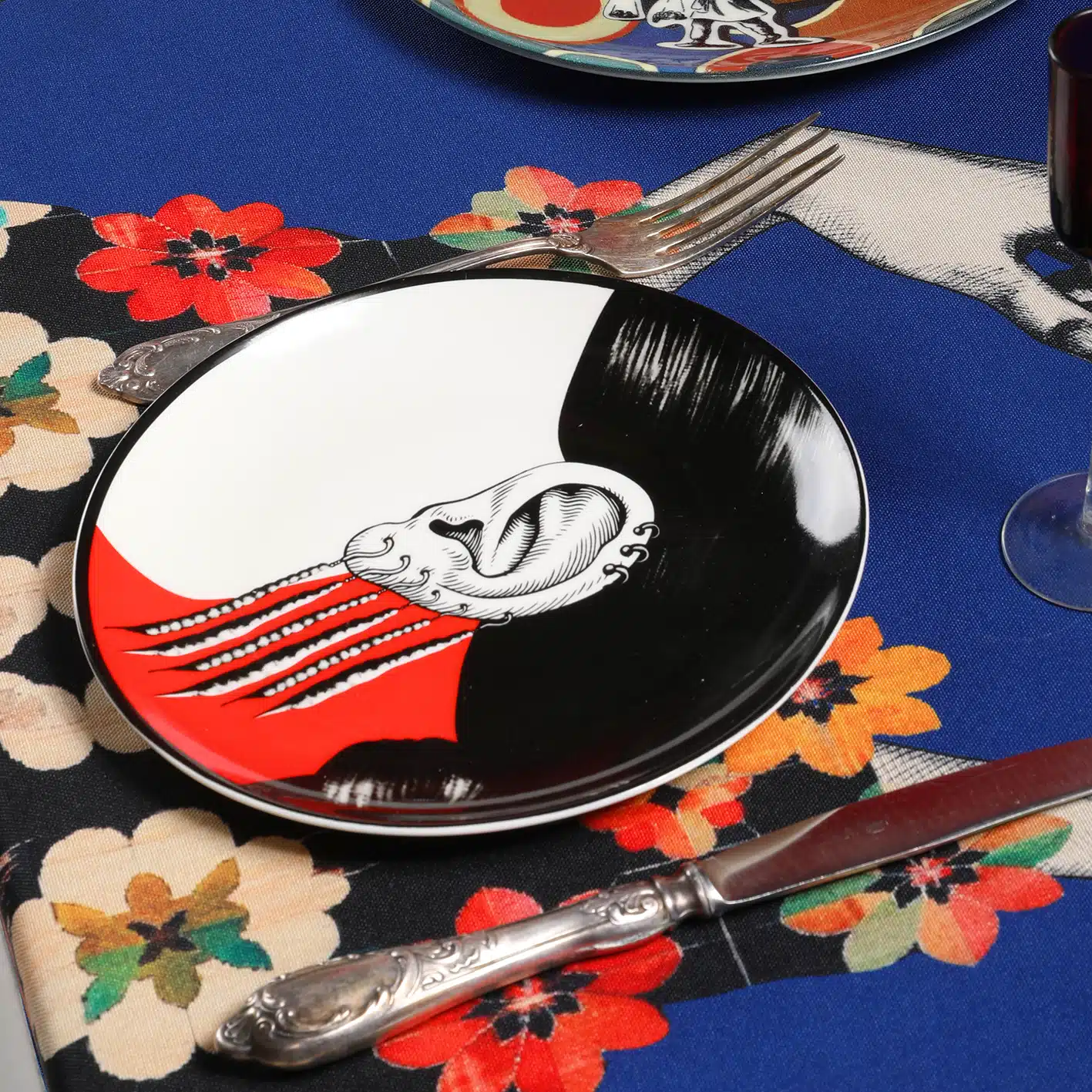 (არა)ჩვეულებრივი თეფში “ყური საამური“