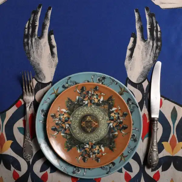 (არა)ჩვეულებრივი თეფშების ნაკრები „ დიმპიტაური“